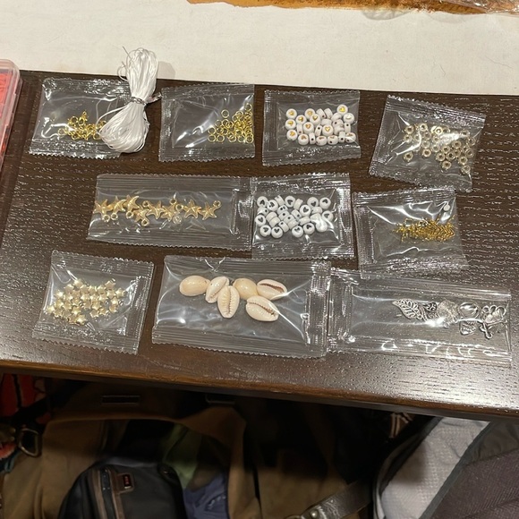 🛍️HOST PICK🛍️Unbelievable bracelet making kit NIB - Picture 6 of 6